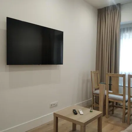 Appartamento El Porton De La Bellota - Con Parking Gratis - En El Centro De *