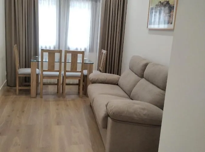 Apartament El Porton De La Bellota - Con Parking Gratis - En El Centro De *