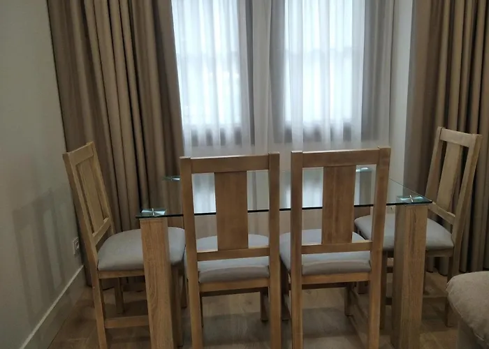 El Porton De La Bellota - Con Parking Gratis - En El Centro De